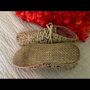 Tom’s animal print booties